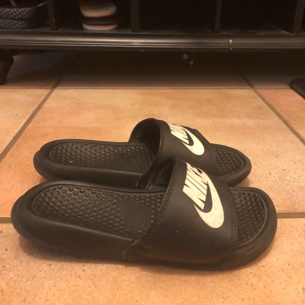 Nike Slides - Picture 3 of 4